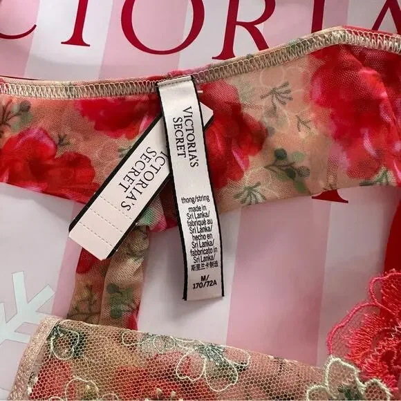Victoria's Secret Set Lace Garter Belt / Thong Panty Floral Embroidery Red
